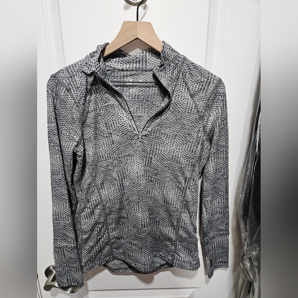 Gray pop over small euc